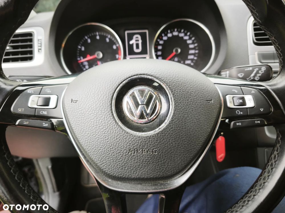 Volkswagen Polo 1.2 TSI Blue Motion Technology Allstar - 17