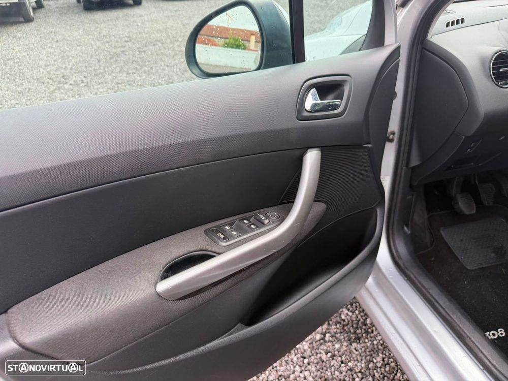 Peugeot 308 1.6 HDi Executive - 21