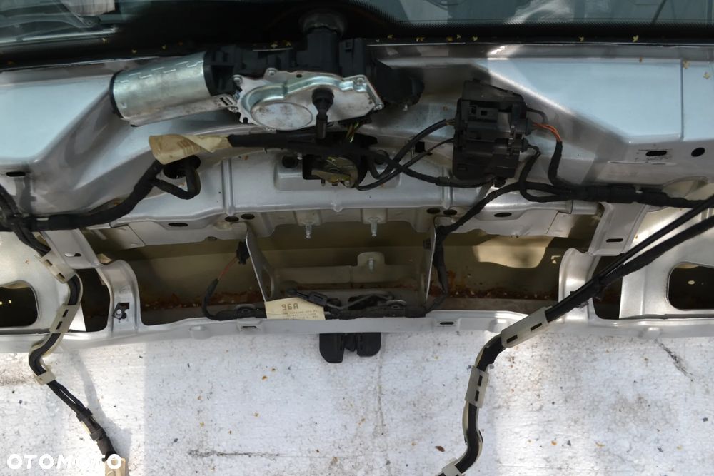 VW BORA GOLF IV KOMBI KLAPA BAGAŻNIKA Z SZYBĄ LA7W POMORSKIE - 9