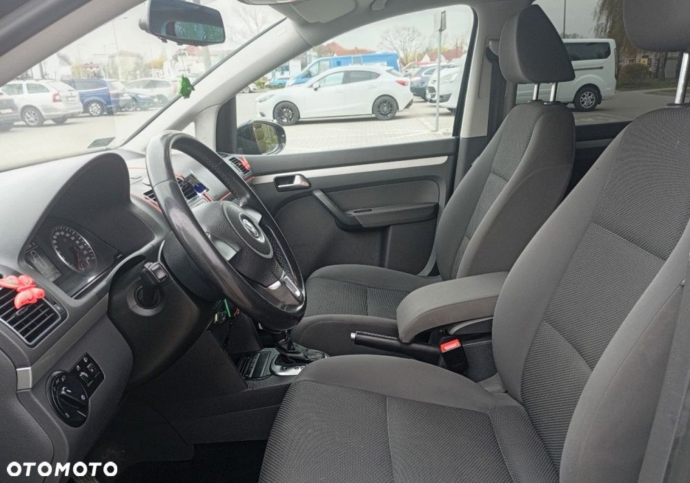 Volkswagen Touran - 18