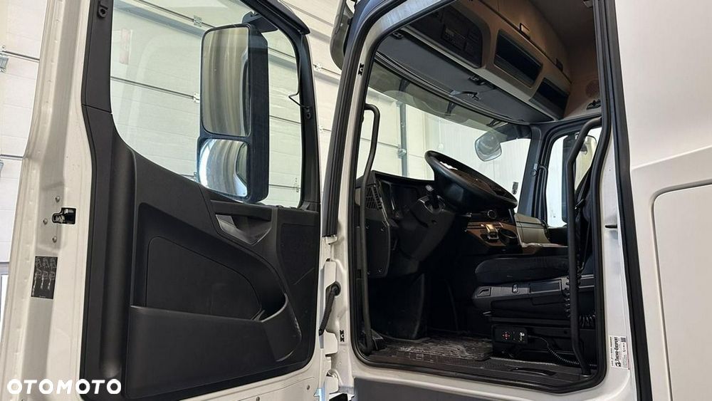 Mercedes-Benz Actros - 7