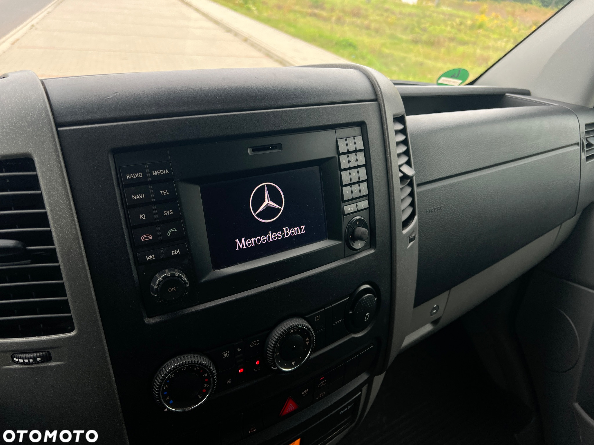 Mercedes-Benz Sprinter - 22