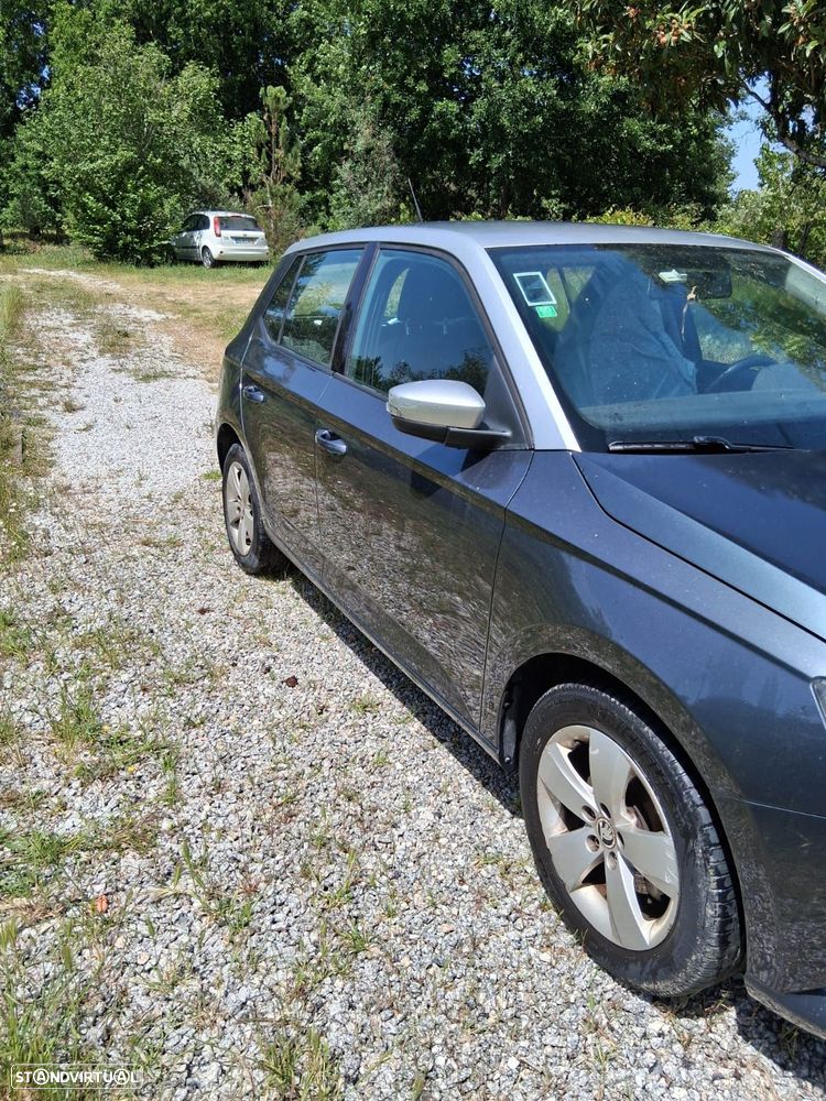 Skoda Fabia ver-1-0-style - 4