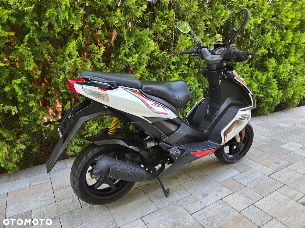 Aprilia SR - 3