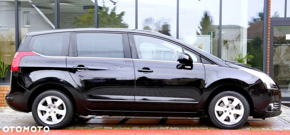 Peugeot 5008 1.6 THP Premium - 25