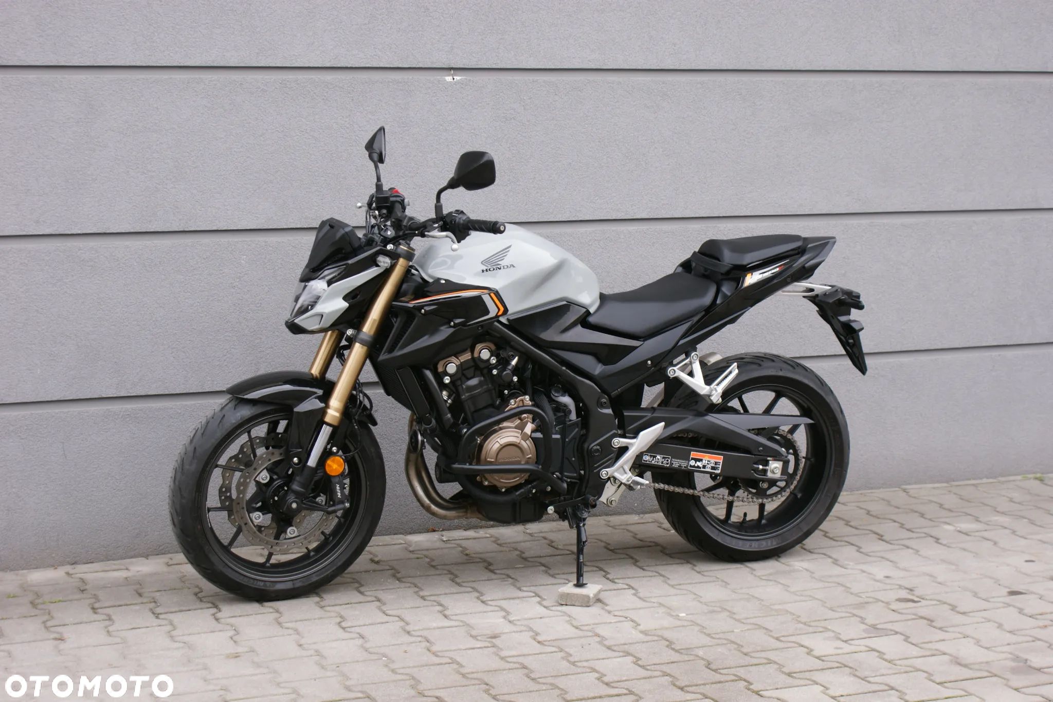 Honda CB - 1