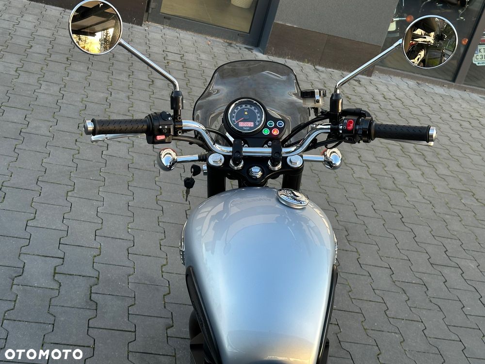 Triumph Bonneville - 23
