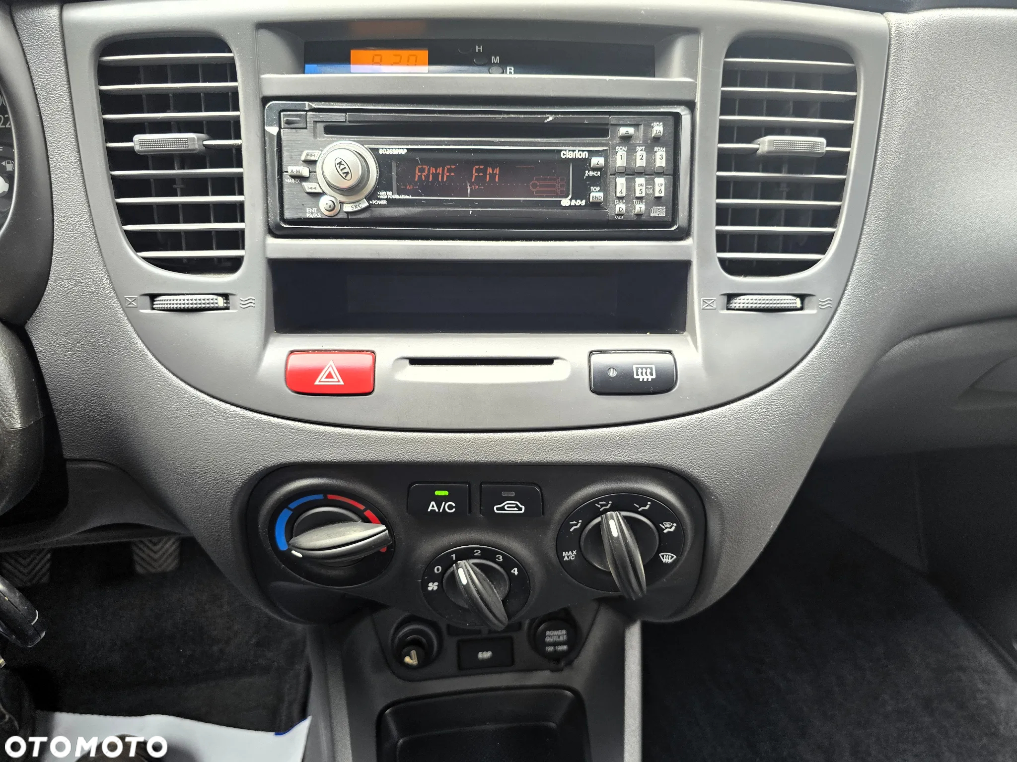 Kia Rio 1.4 Comfort - 22