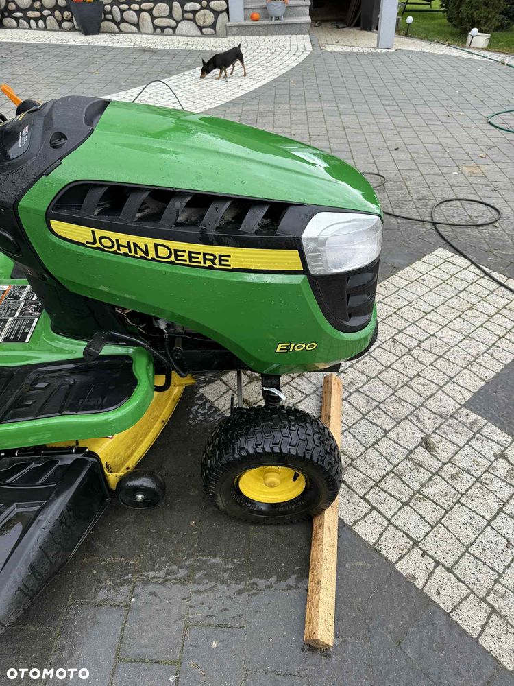 John Deere E100 - 4