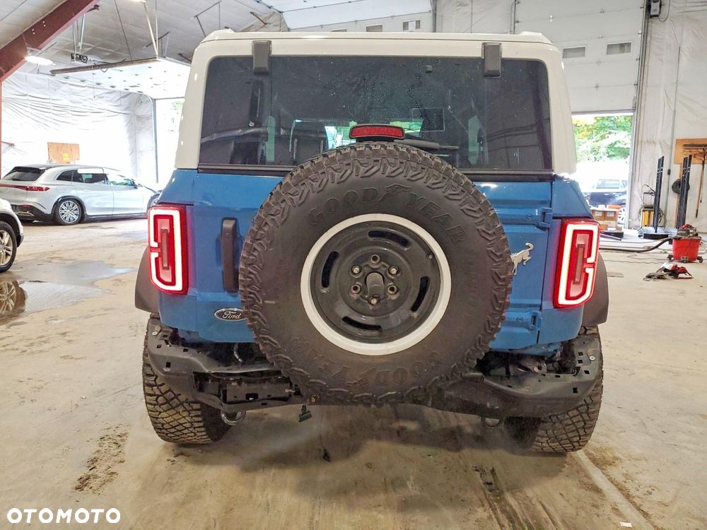 Ford Bronco - 7