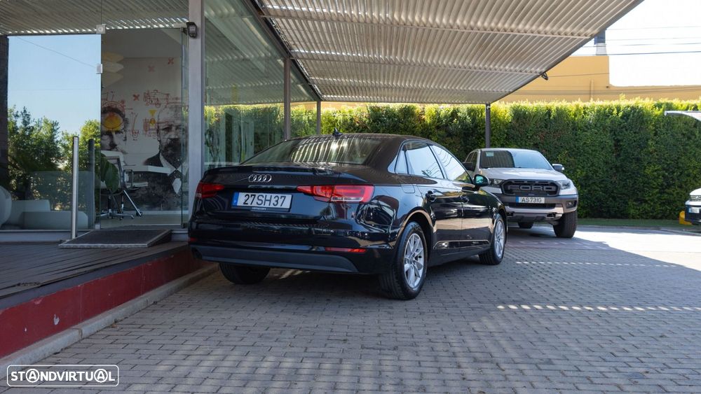 Audi A4 2.0 TDI Advance S tronic - 4
