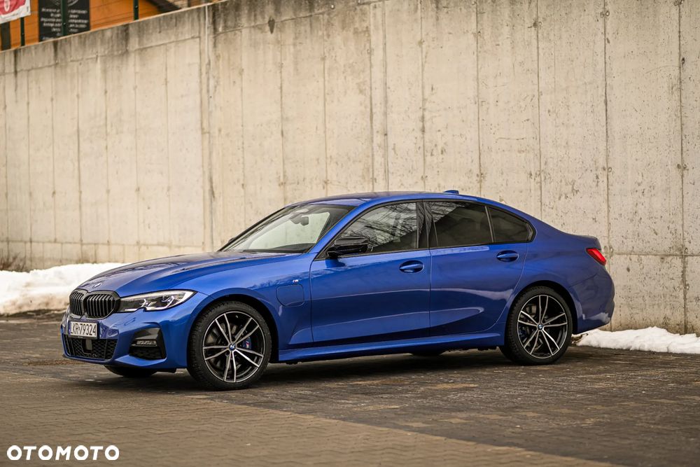 BMW Seria 3 330e M Sport - 8
