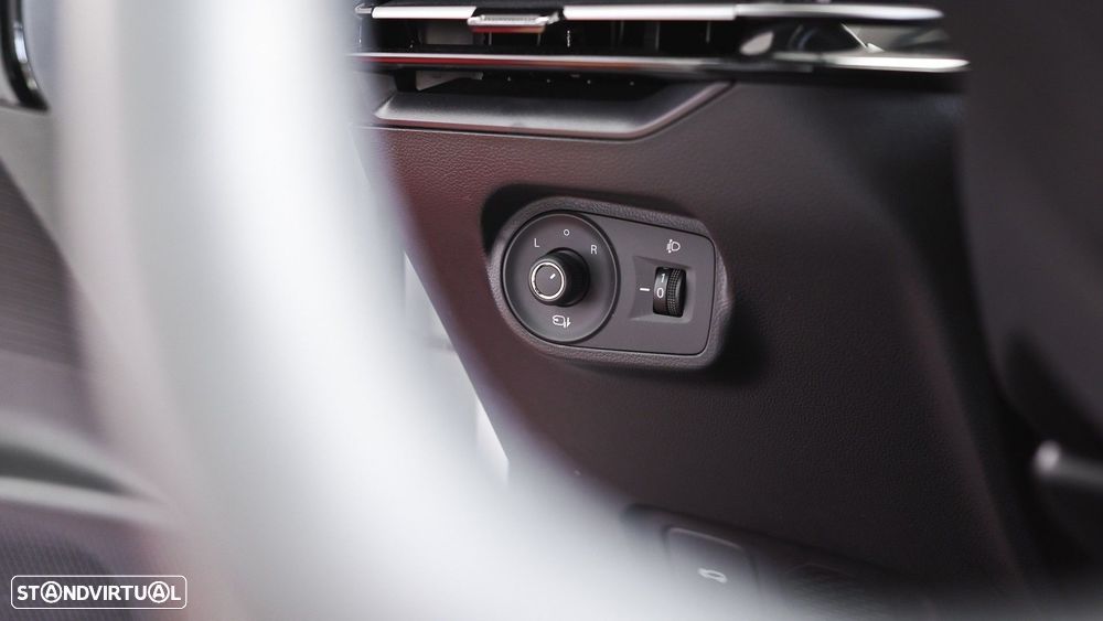MG MG4 64 kWh Luxury - 50