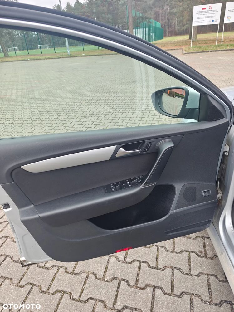 Volkswagen Passat 1.6 TDI BlueMotion Technology Trendline - 12