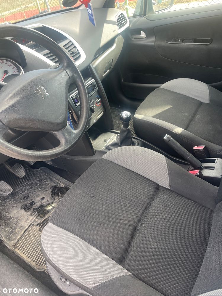 Peugeot 207 - 9