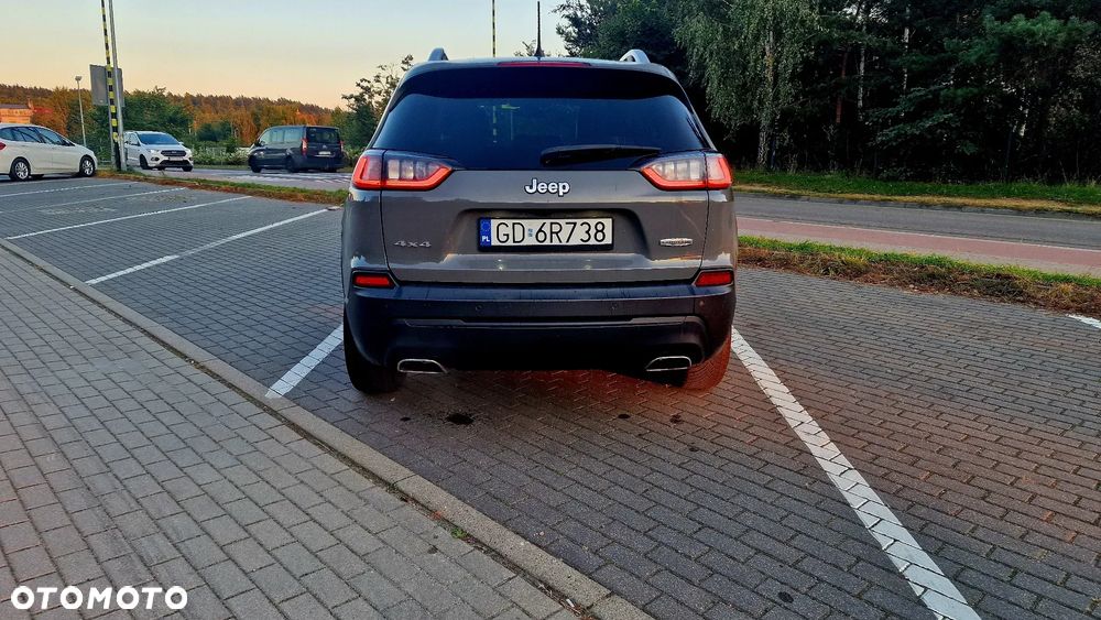 Jeep Cherokee - 5