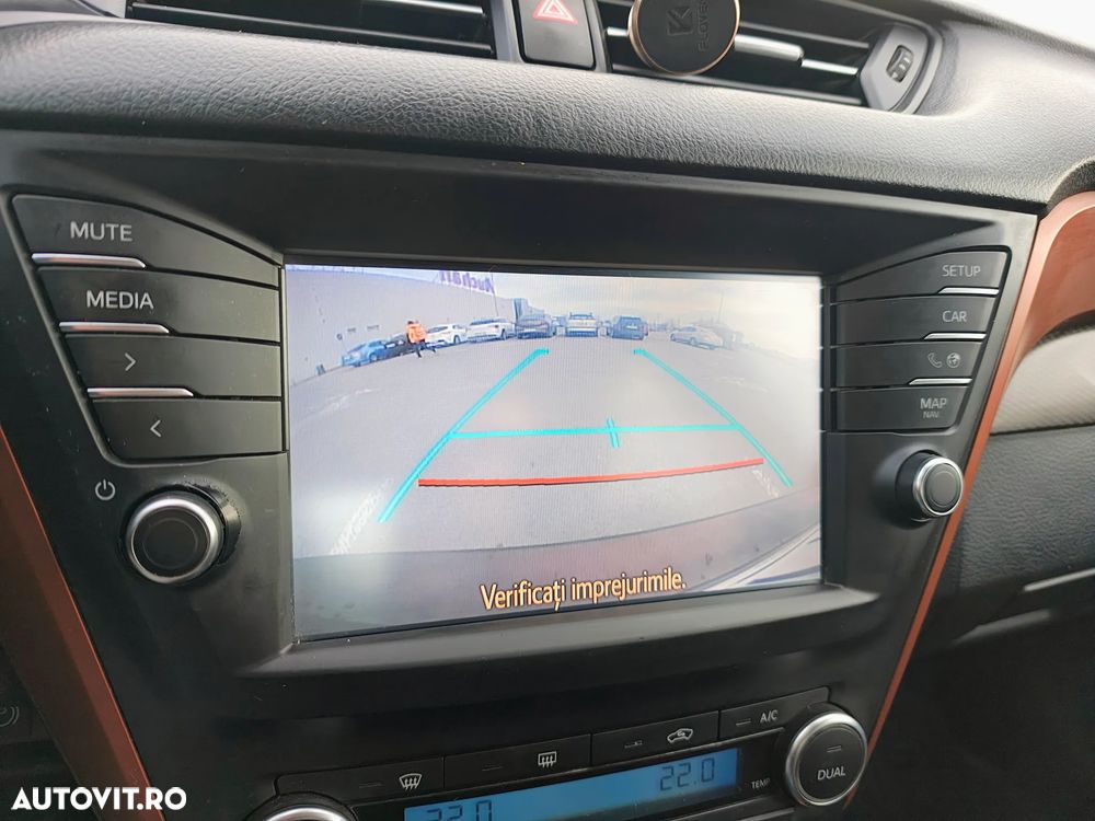 Toyota Avensis 2.0 D-4D Executive Terracotta - 28