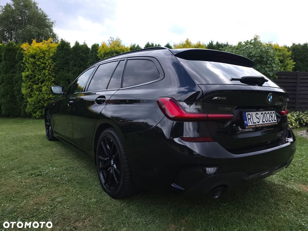 BMW Seria 3 320d xDrive Edition M Sport Shadow - 12