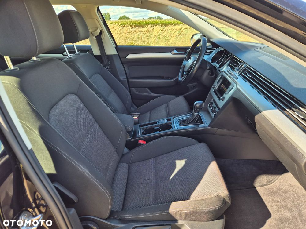 Volkswagen Passat 2.0 TDI SCR DSG Highline - 18