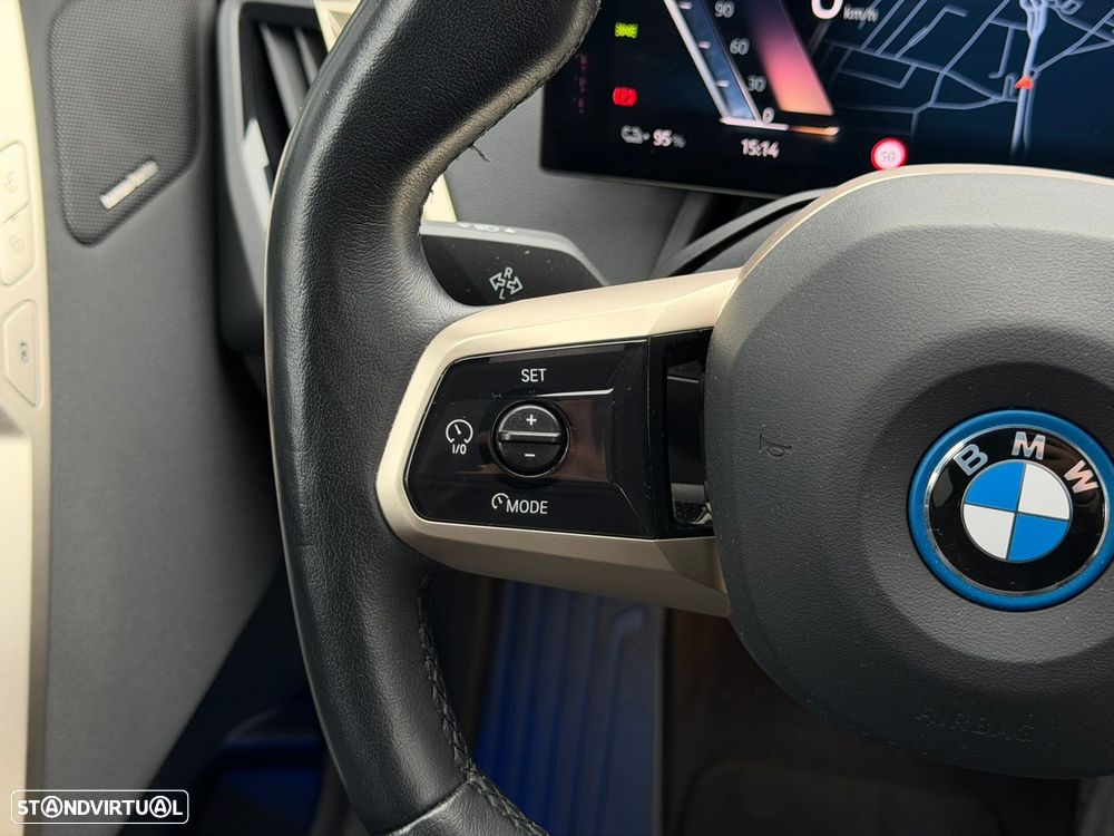 BMW iX xDrive 40 Pack Desportivo - 41