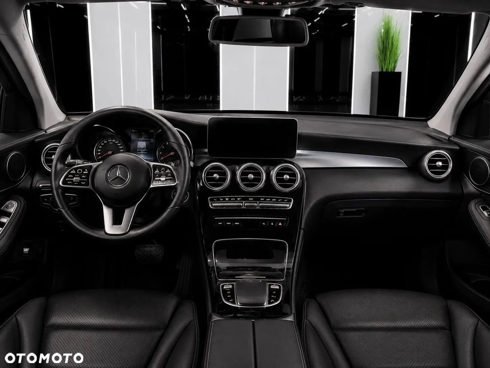 Mercedes-Benz GLC 200 4Matic 9G-TRONIC AMG Line - 6
