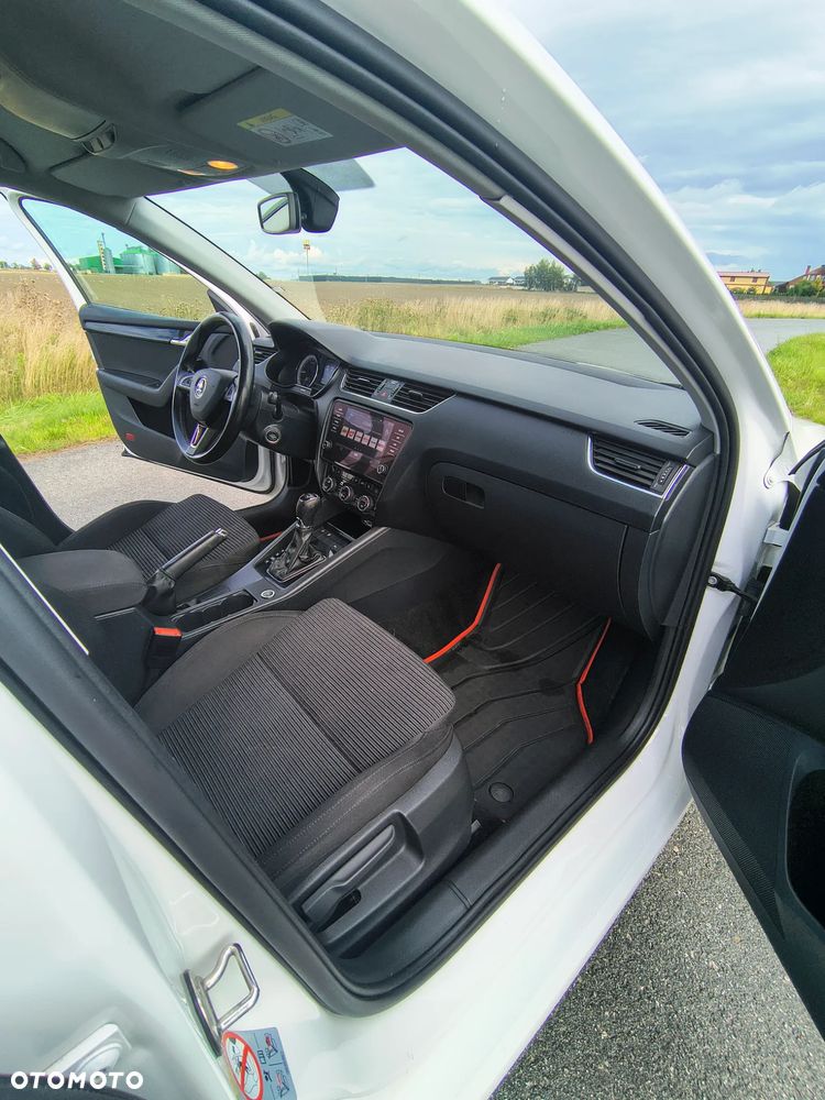 Skoda Octavia 2.0 TDI Style DSG - 14