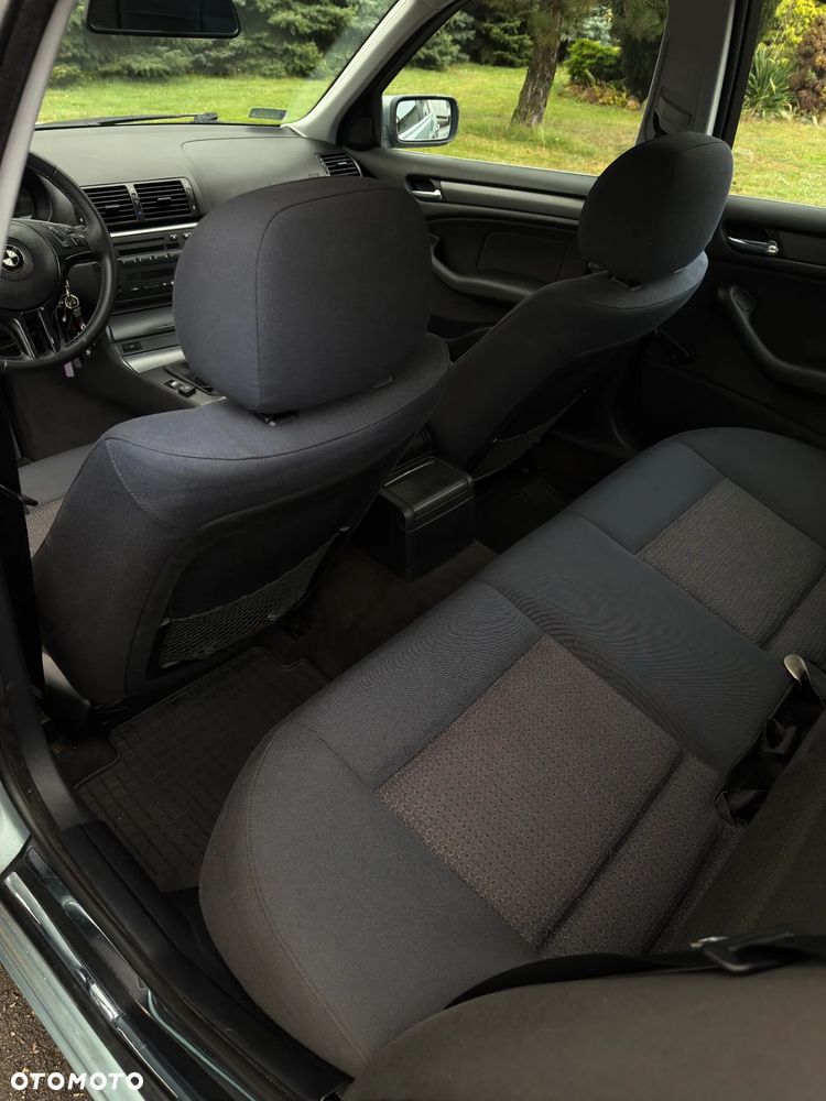BMW Seria 3 320i - 7