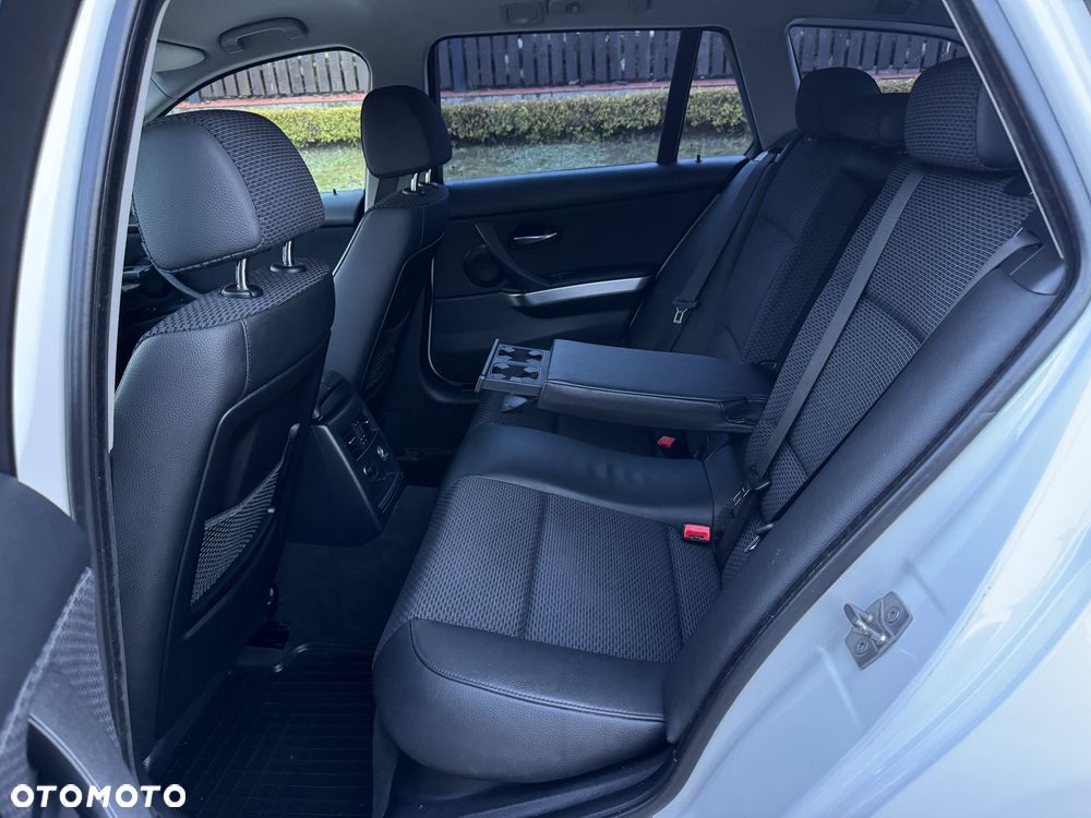 BMW Seria 3 320d DPF - 18