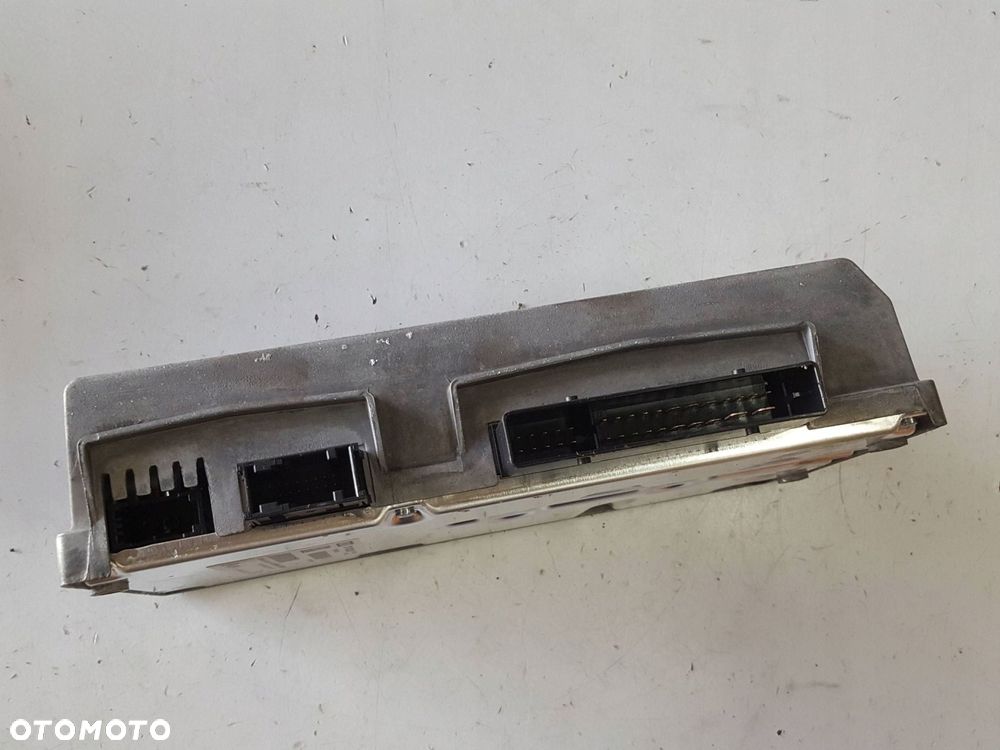 AUDI A4 B8 LIFT 11-15r WZMACNIACZ RADIA AUDIO 8T1035223A - 2