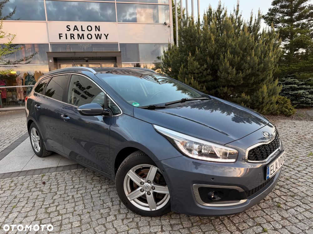 Kia Ceed - 34