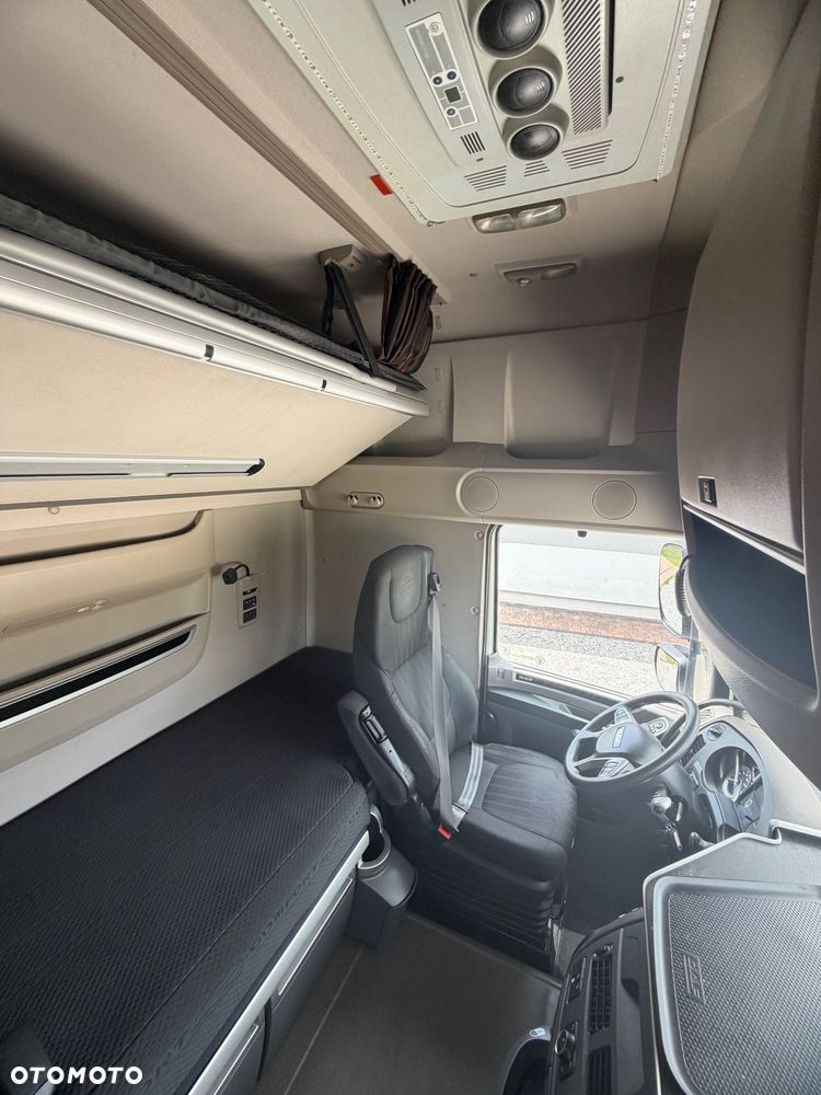 DAF XF480 SUPERSPACECAB - 12