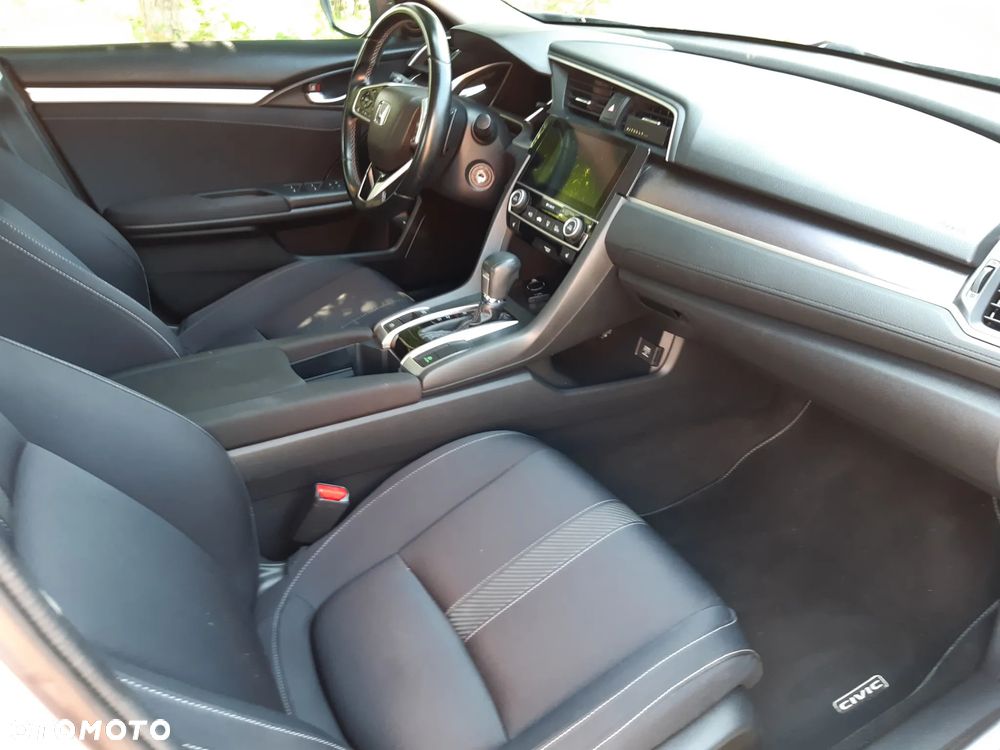 Honda Civic 1.5 i-VTEC Turbo CVT Elegance - 24