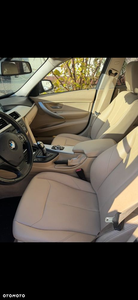 BMW Seria 3 328i xDrive Sport-Aut - 9