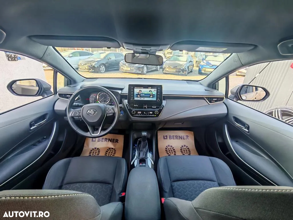 Toyota Corolla 1.8 Hybrid Comfort - 14