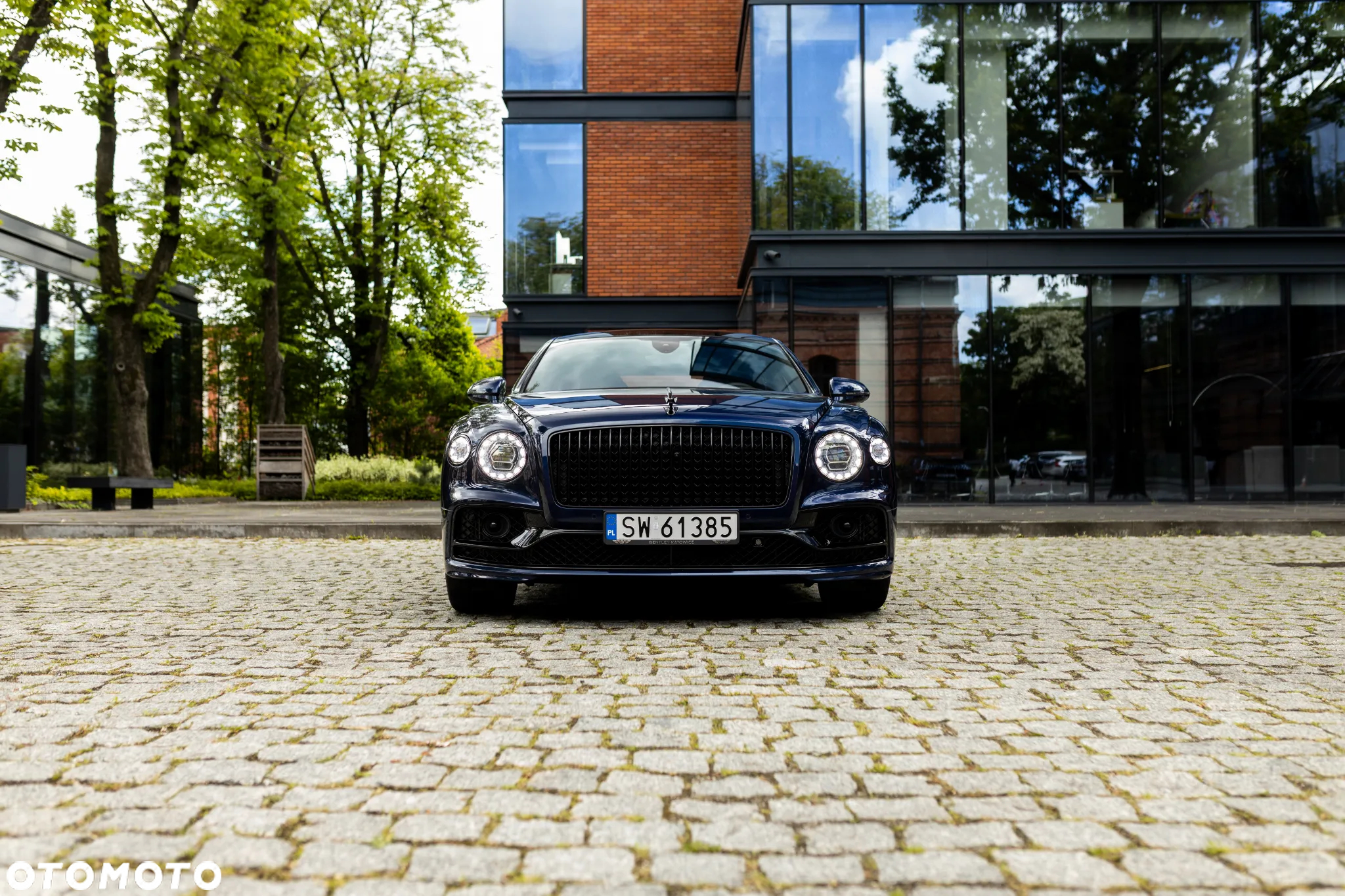 Bentley Flying Spur - 4