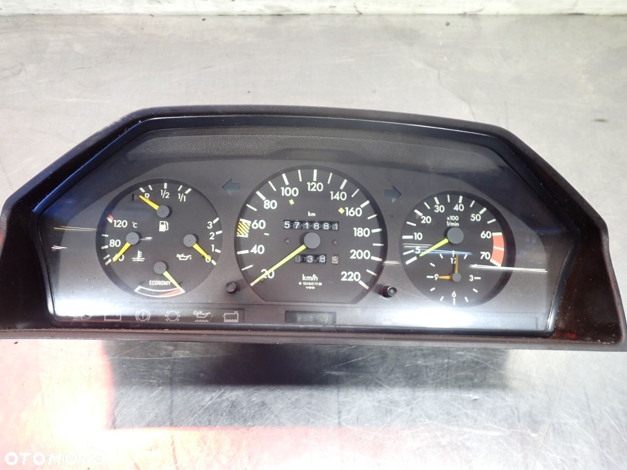 LICZNIK MERCEDES - BENZ W124 E300 2.3 BENZYNA 87001221 - 1