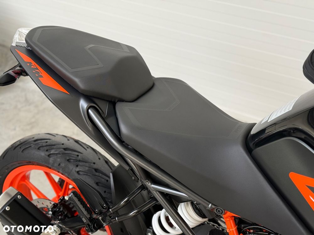 KTM Duke - 17