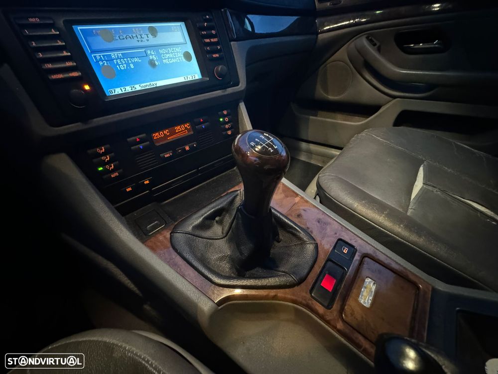 BMW 525 d Touring - 14