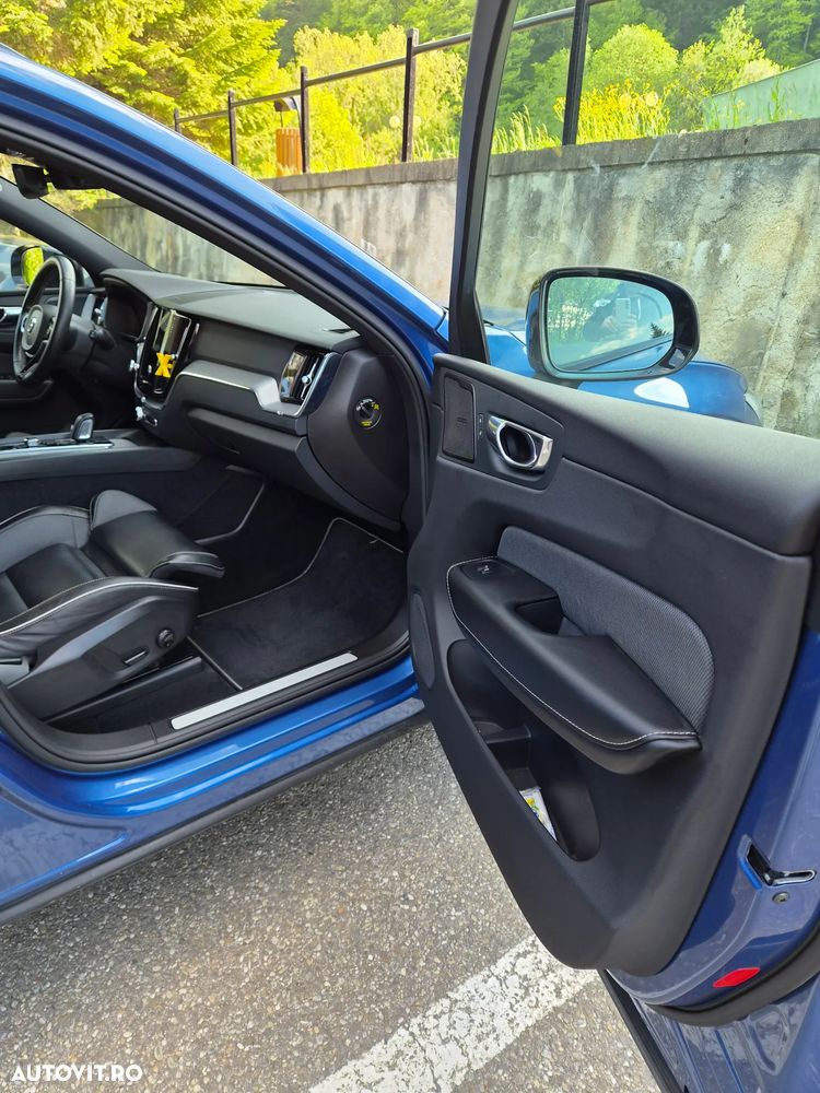 Volvo XC 60 B4 MHEV AT8 AWD R-Design - 20