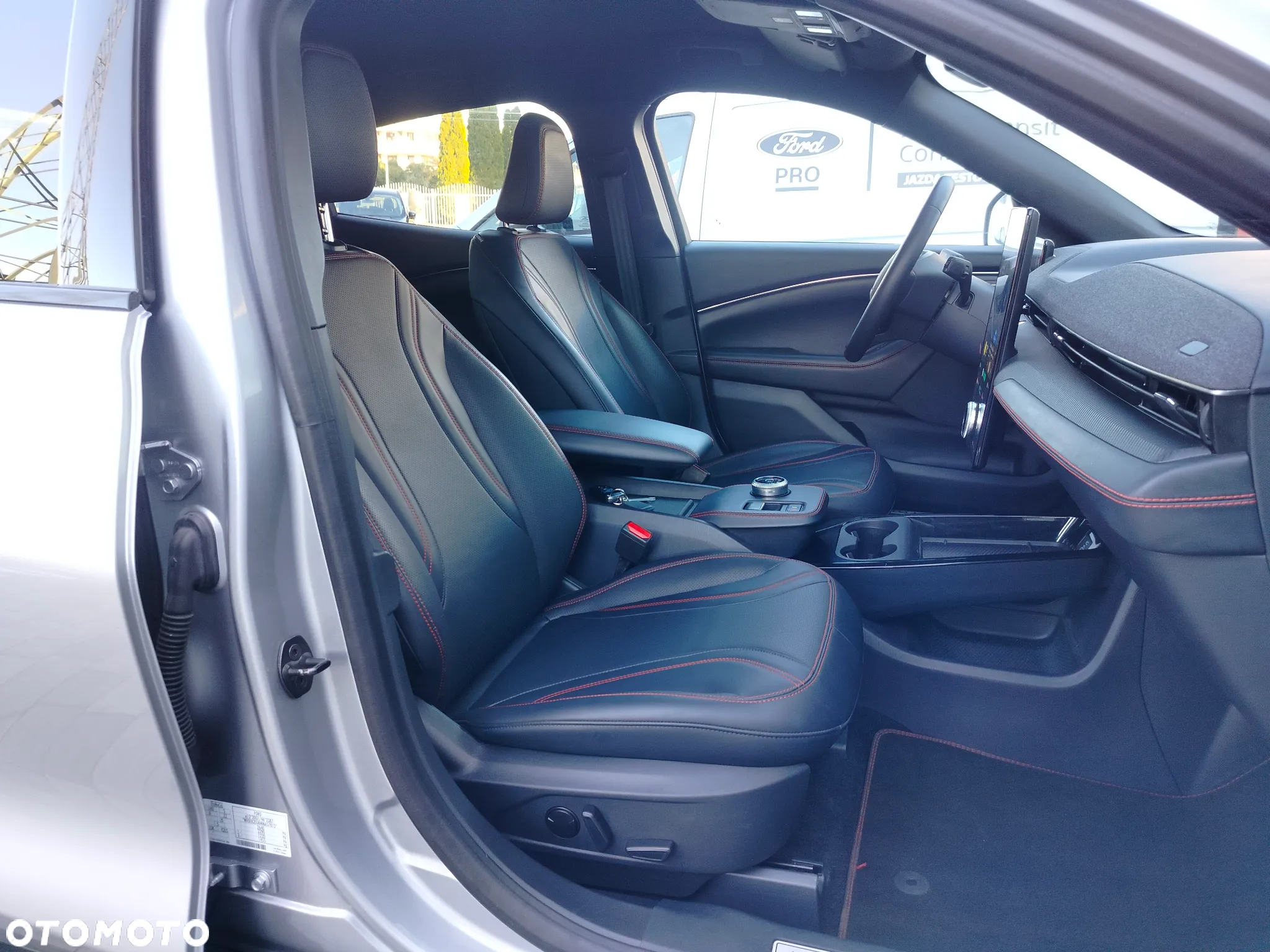 Ford Mustang Mach-E 75kWh AWD Premium - 29