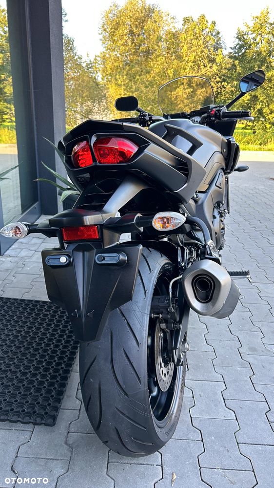 Yamaha FZ8 - 16