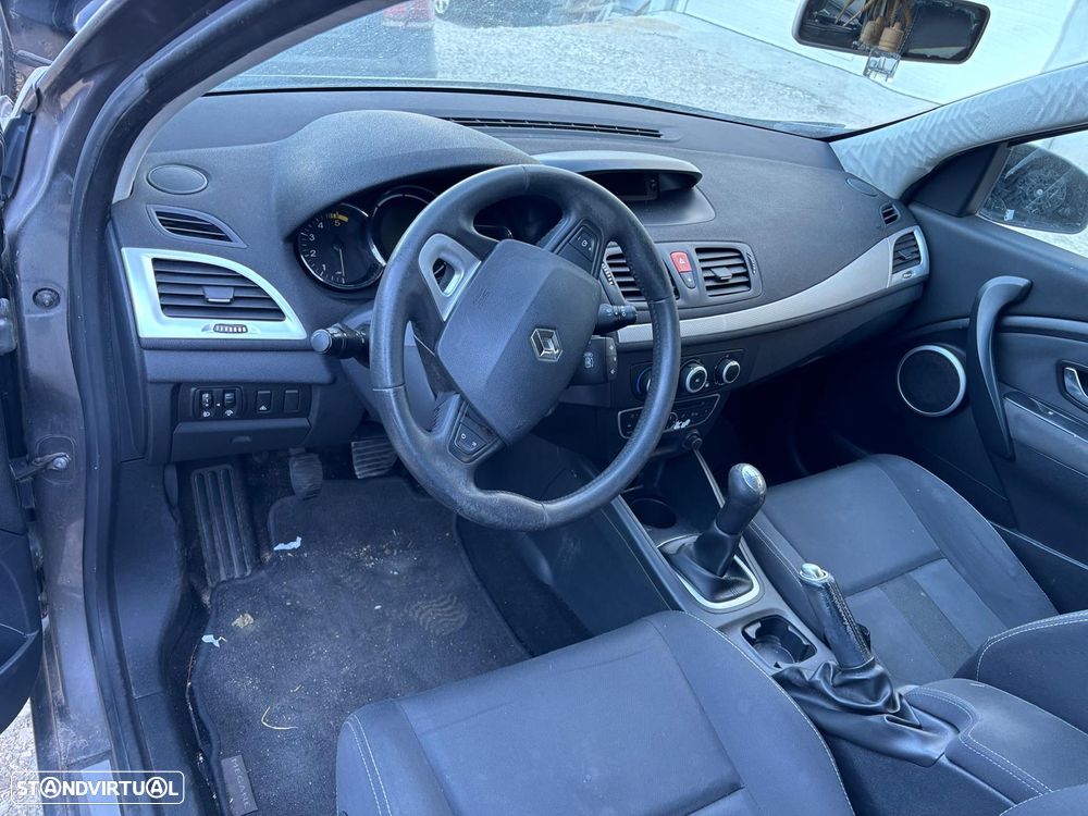 Renault Megane 3 de 2011 carrinha para peças - 5