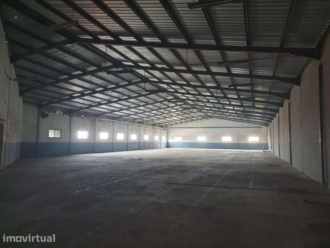 Arrenda-se Espaço Comercial de Grande Dimensão no Juncal - Grande imagem: 4/8