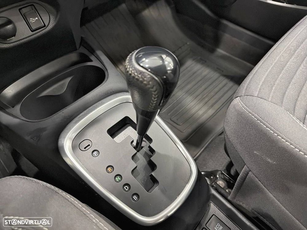 Toyota Yaris 1.5 HSD Exclusive - 20