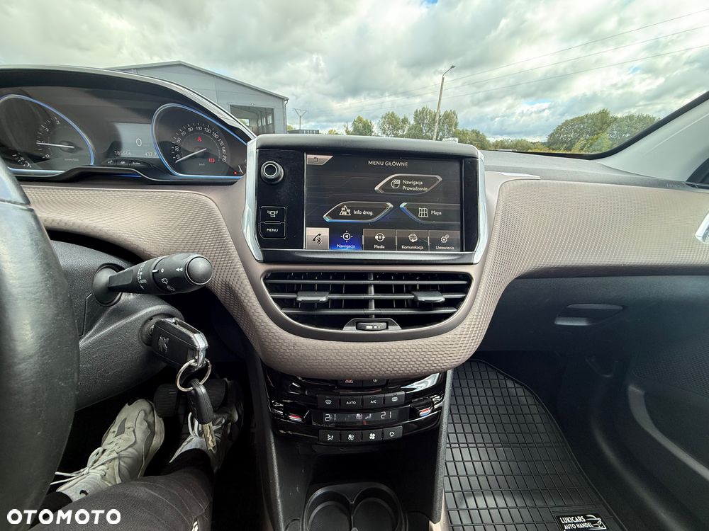 Peugeot 2008 1.6 VTi Style - 28