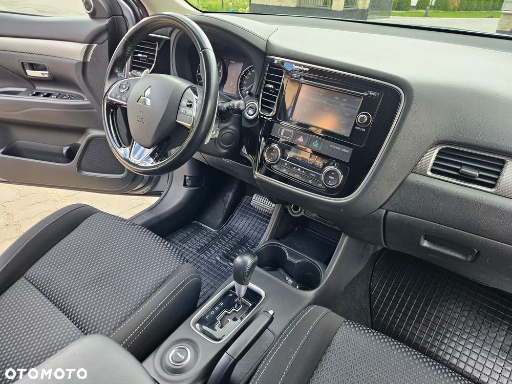 Mitsubishi Outlander 2.0 Intense Comfort 4WD CVT - 18