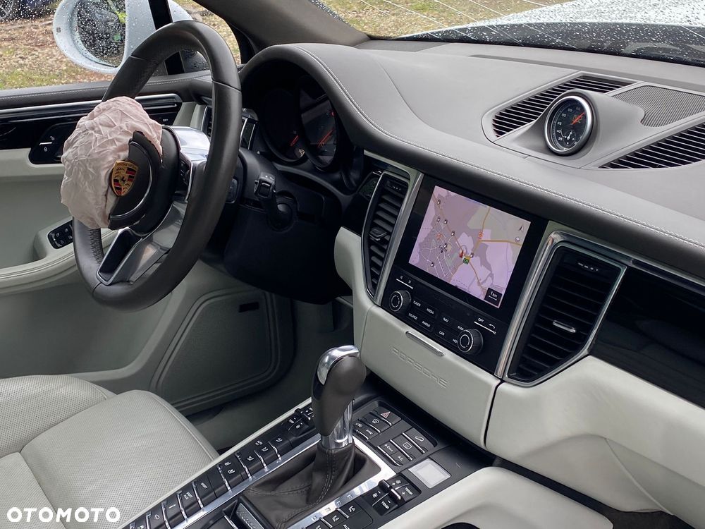 Porsche Macan S - 22