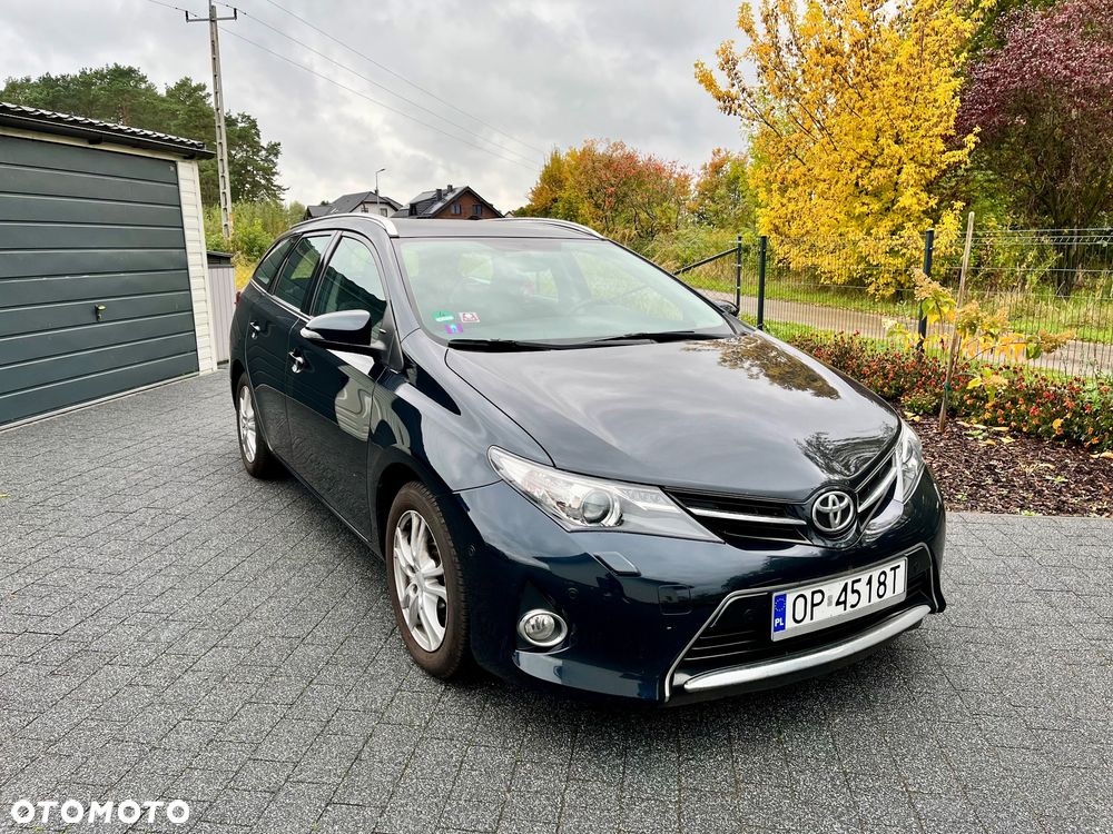 Toyota Auris 1.6 Valvematic Touring Sports Executive - 1