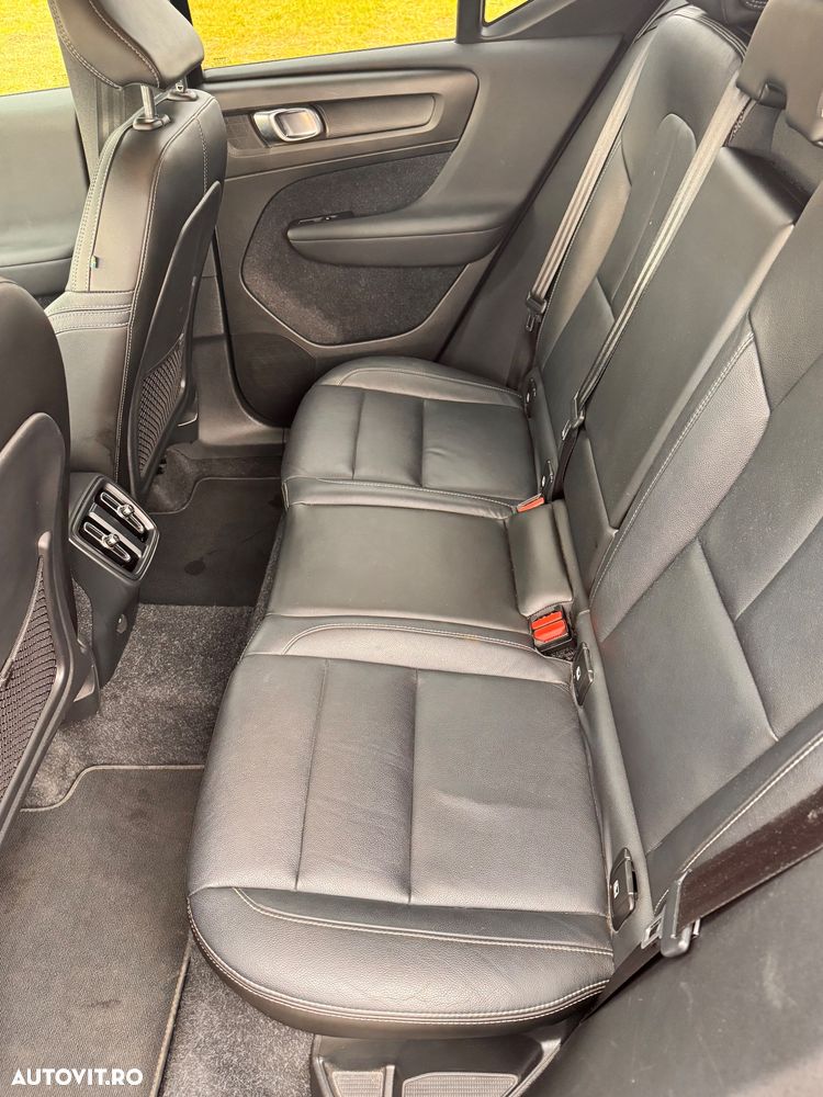 Volvo XC 40 D4 AWD Geartronic Momentum Pro - 8