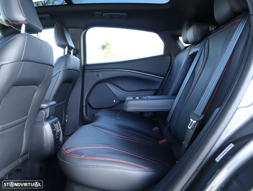 Ford Mustang Mach-E AWD PREMIUM - 23